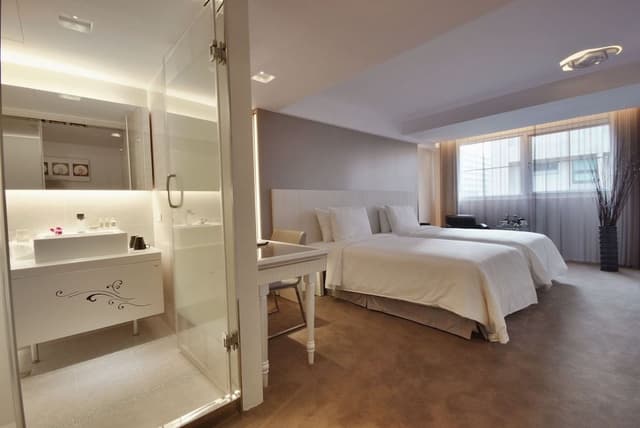 Elite Twin Room