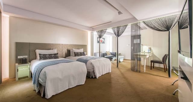 Forward Suite, 2 Single beds