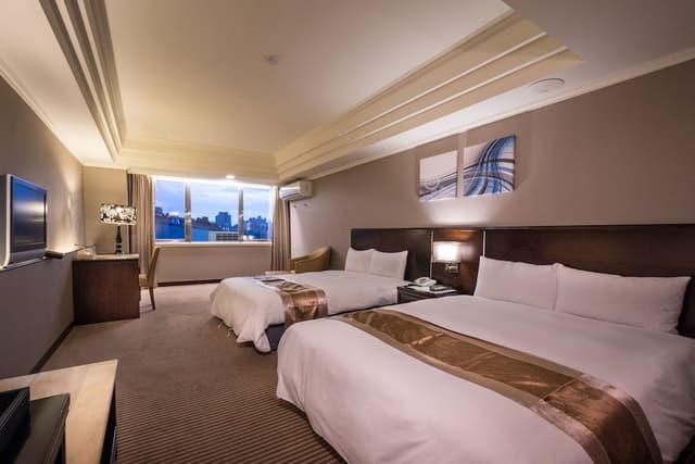 Deluxe Family Room