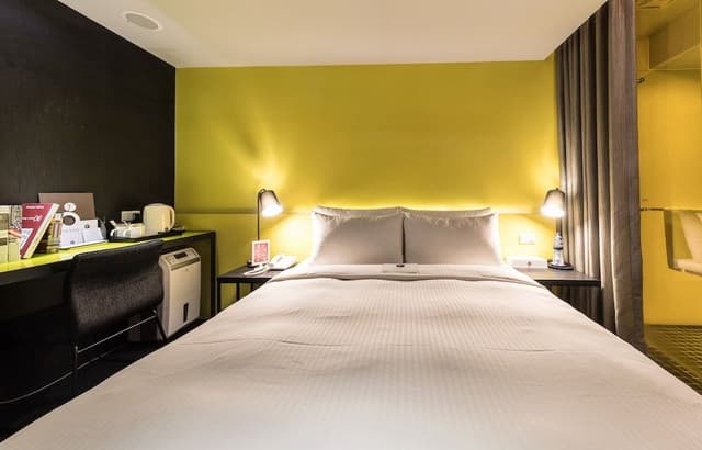 Run of House (room assigned by hotel upon check-in)