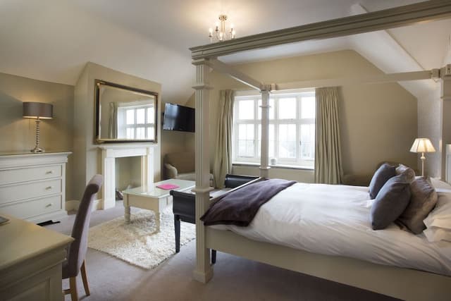 Luxury Room, 1 King Bed, River View
