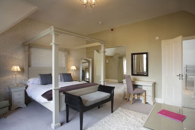 Luxury Room, 1 King Bed, River View