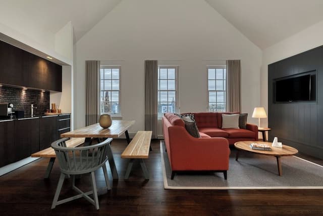 Suite, 3 Bedrooms