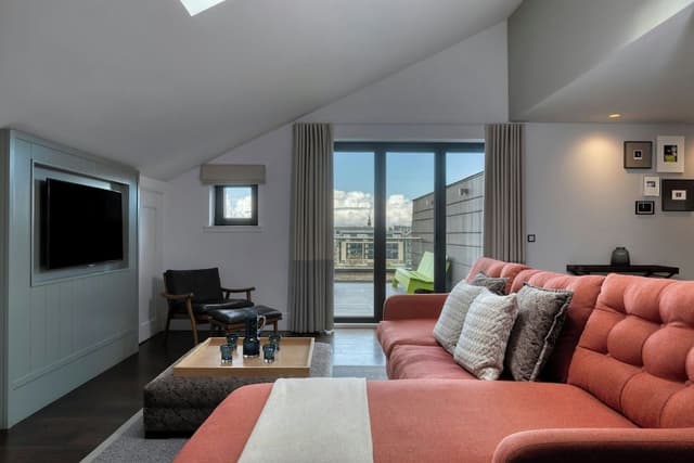 Suite, 1 Bedroom, City View