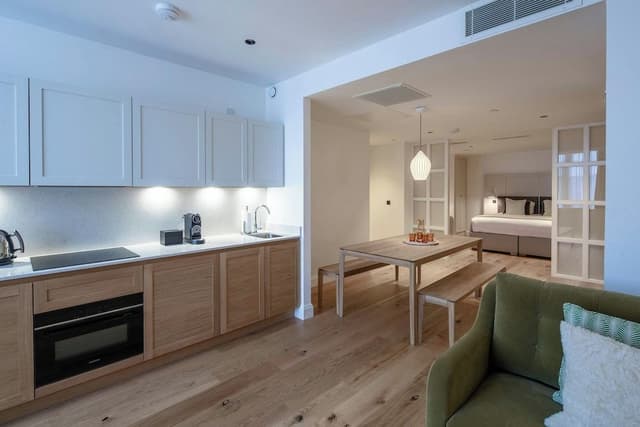Suite, 1 Bedroom, City View