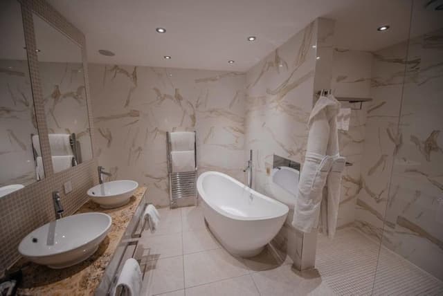 Junior Suite- Argyll