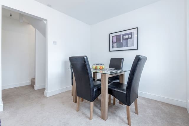 Classic Apartment, 3 Bedrooms (split level)