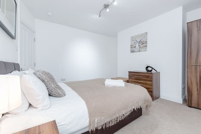 Luxury Apartment, 2 Bedrooms (split level)