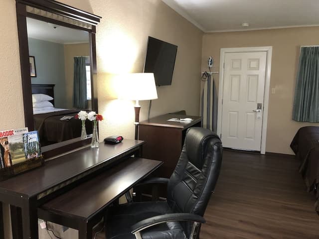 2 Queen Beds, Non-Smoking Room