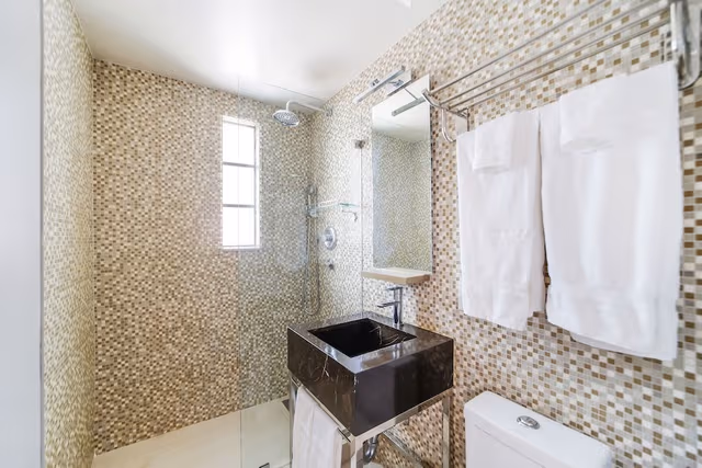 Standard Room, 1 King Bed, Private Bathroom (Self check-in)