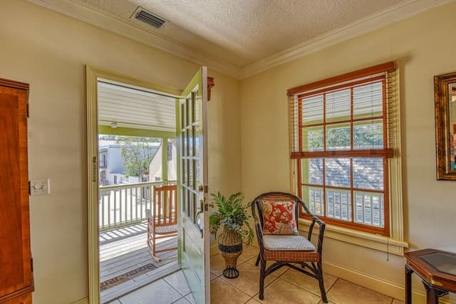 Suite, City View