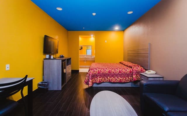 Standard Room, 1 King Bed