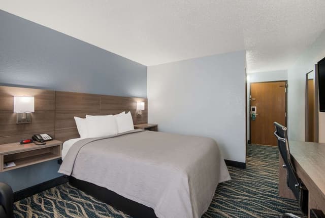 Standard Room, 1 Queen Bed, Non Smoking