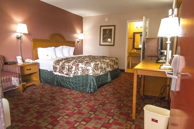 Standard Room, 1 King Bed