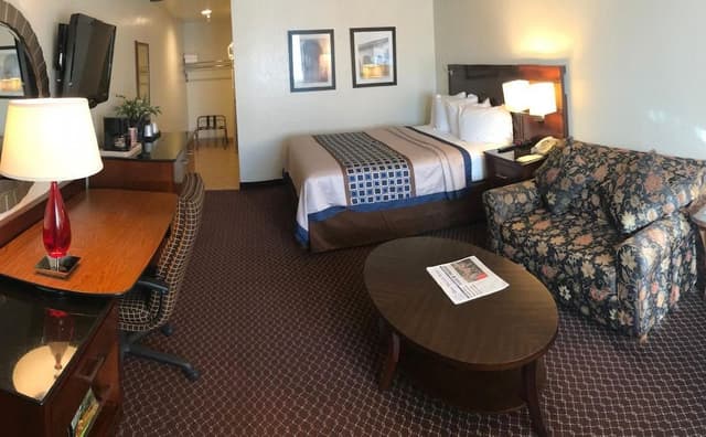 Standard Room, 1 Queen Bed