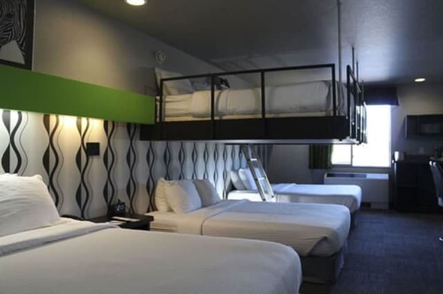 Deluxe Room, Multiple Beds (Bunk)