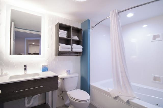 Paradise Oceanfront Deluxe Three Bedroom Condo 2K2Q