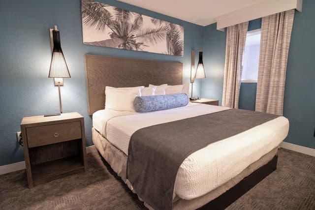 Paradise Oceanfront Deluxe Three Bedroom Condo 2K2Q