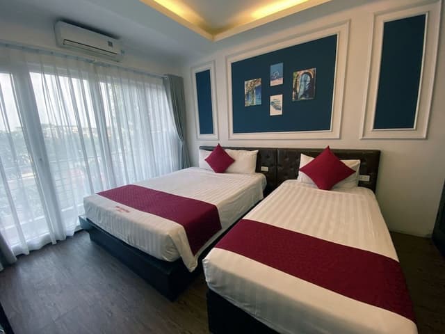 Deluxe Room, Balcony