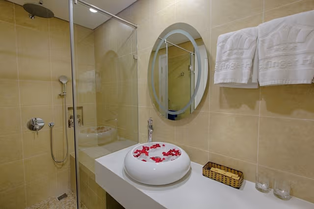 Deluxe twin room with partial sea view