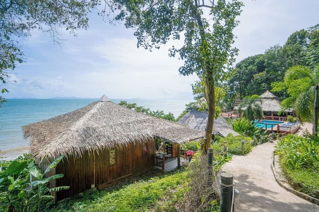 Family Villa, Beachfront