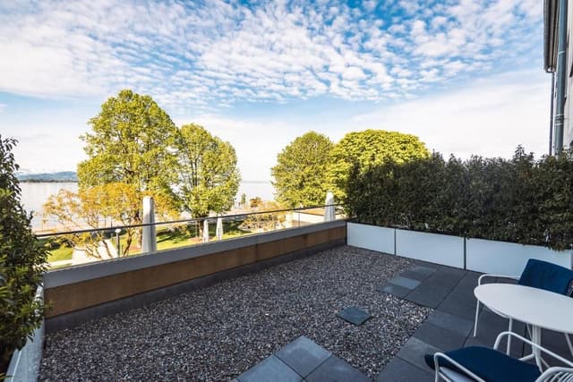 Junior Suite with Lake View and Balcony