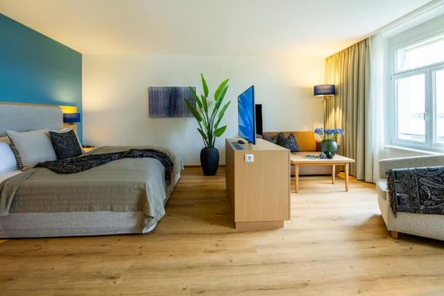 Junior Suite with Lake View and Balcony