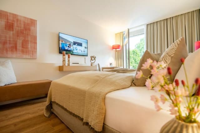 Comfort Double Room with Lake View and Balcony