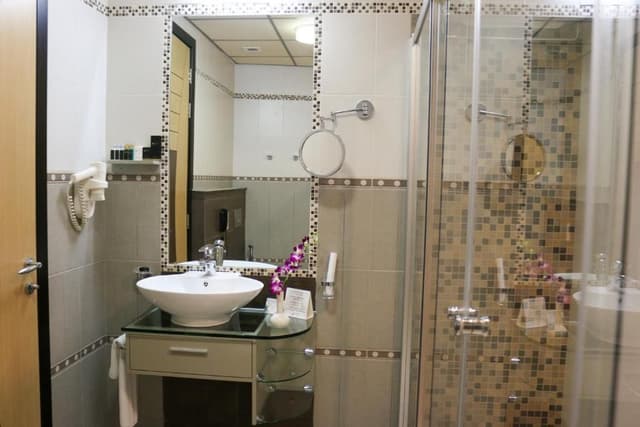 One-Bedroom Crystal Suite