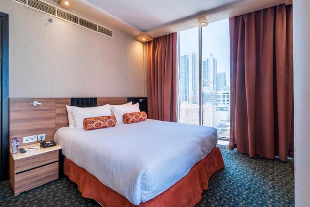 One-Bedroom Crystal Suite