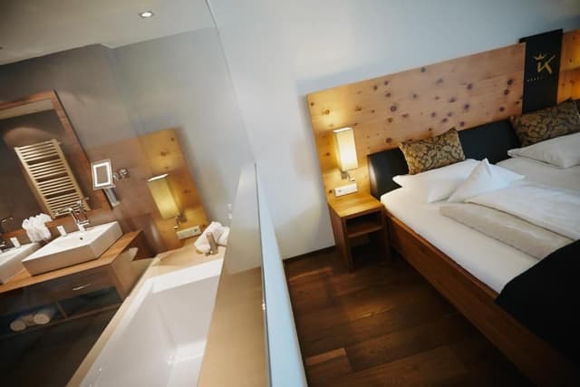 Family M (FAMILY Suite)
