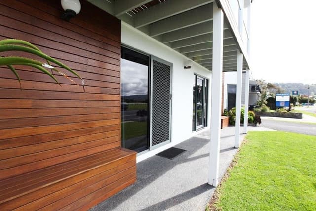 Three Bedroom House - Ocean View