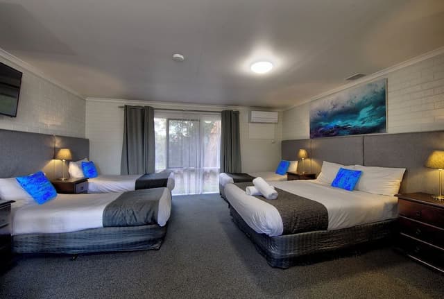 Large Family Suite (Double and 3 Singles)