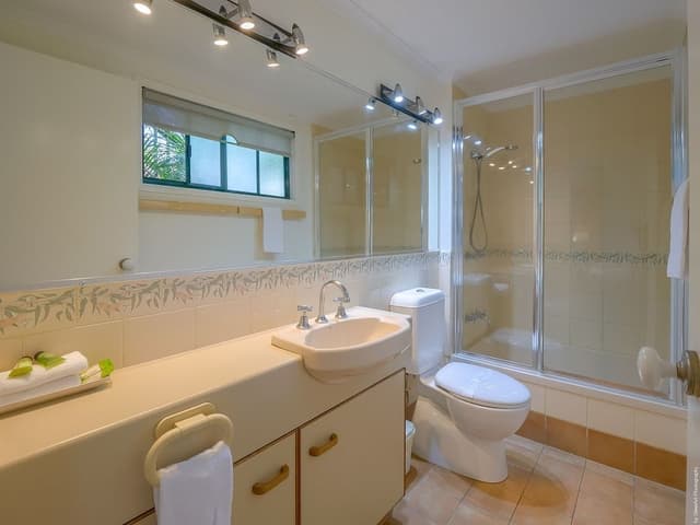 Deluxe Studio, 1 Queen Bed, Pool View - Not Pet Friendly