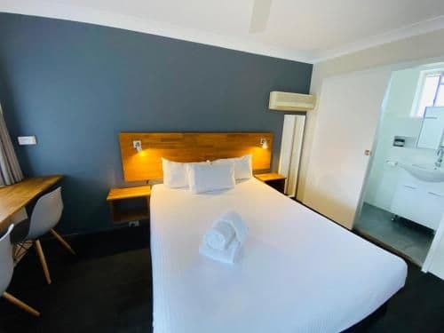 Standard Queen Room