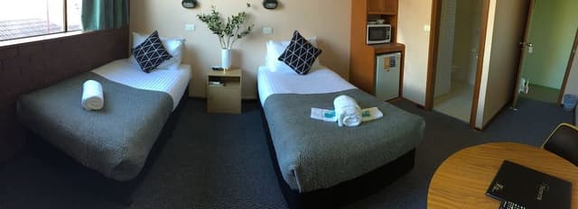 Standard Twin Room (2 Singles)