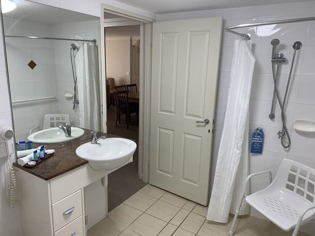 3 Bedroom Accessible Water View Apartment