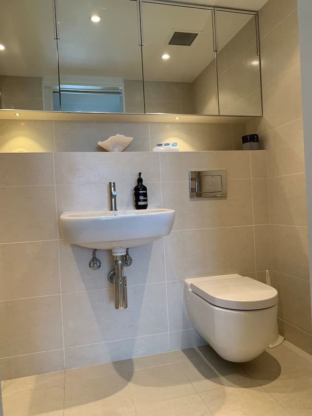 2 Bedroom Top Floor City View Apartment