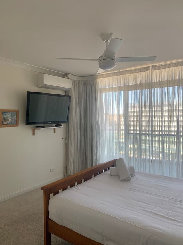 2 Bedroom Top Floor City View Apartment