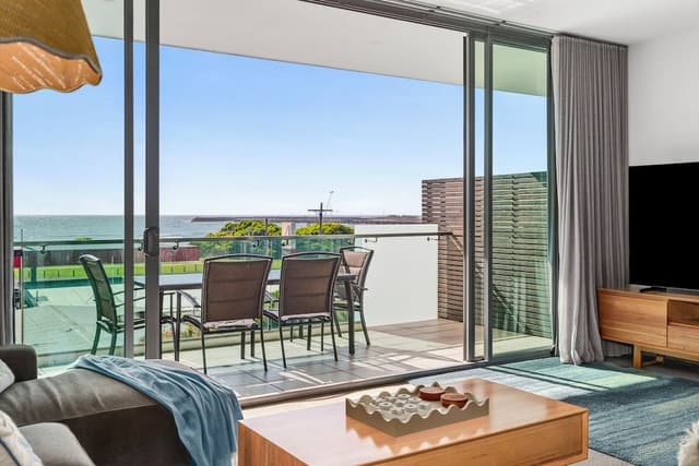 Penthouse Apartment - Ocean View