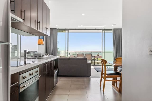 Penthouse Apartment - Ocean View