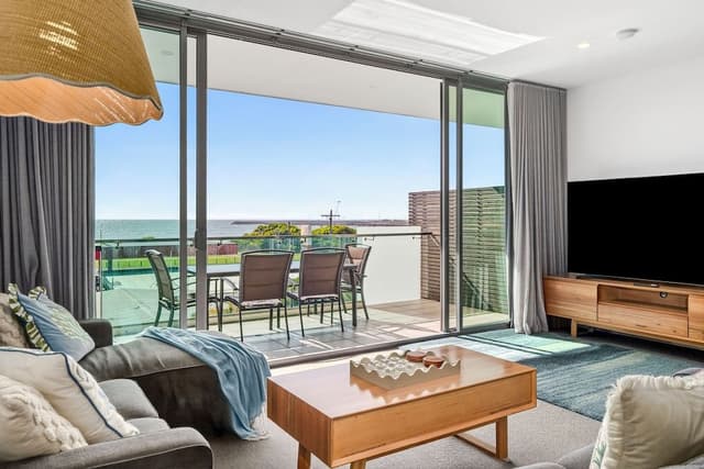 Penthouse Apartment - Ocean View