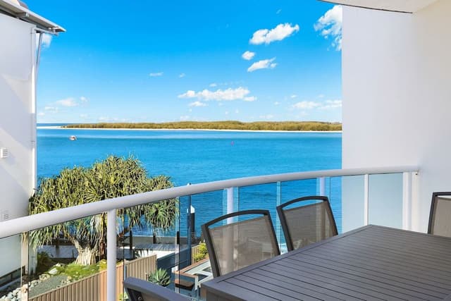 Superior Three Bedroom Apartment Partial Sea View