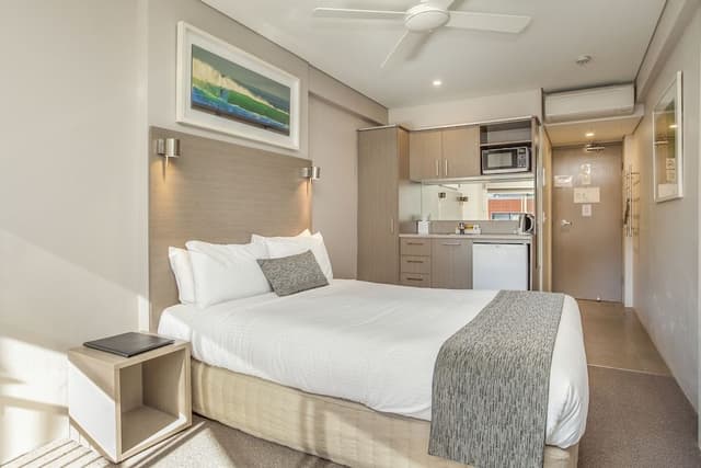 Standard Room, 1 Queen Bed, Sea View