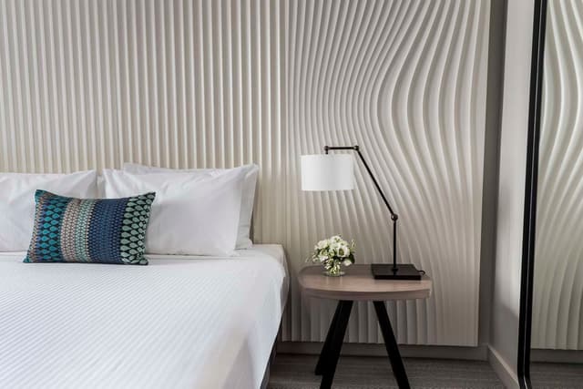 QUEEN GUEST ROOM - INTERIOR