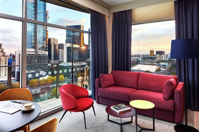 1 BEDROOM YARRA VIEW SUITE WITH BALCONY