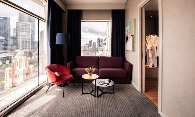 1 BEDROOM YARRA VIEW SUITE WITH BALCONY
