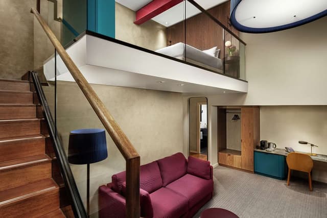 KING LOFT ROOM