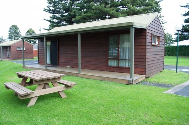 One Bedroom Cedar Cottage
