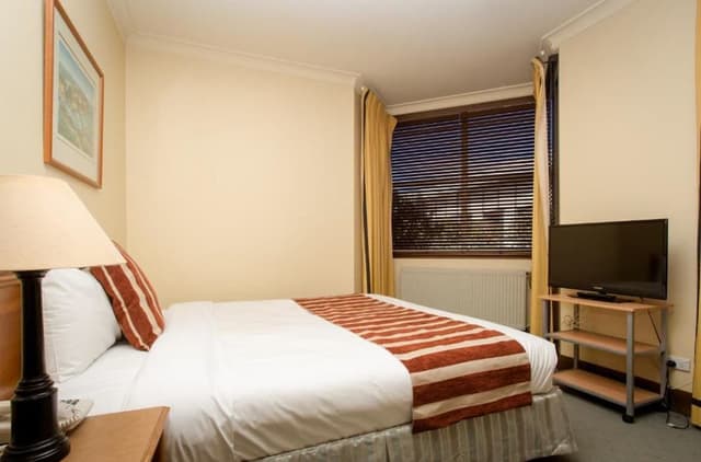 Deluxe Queen Room